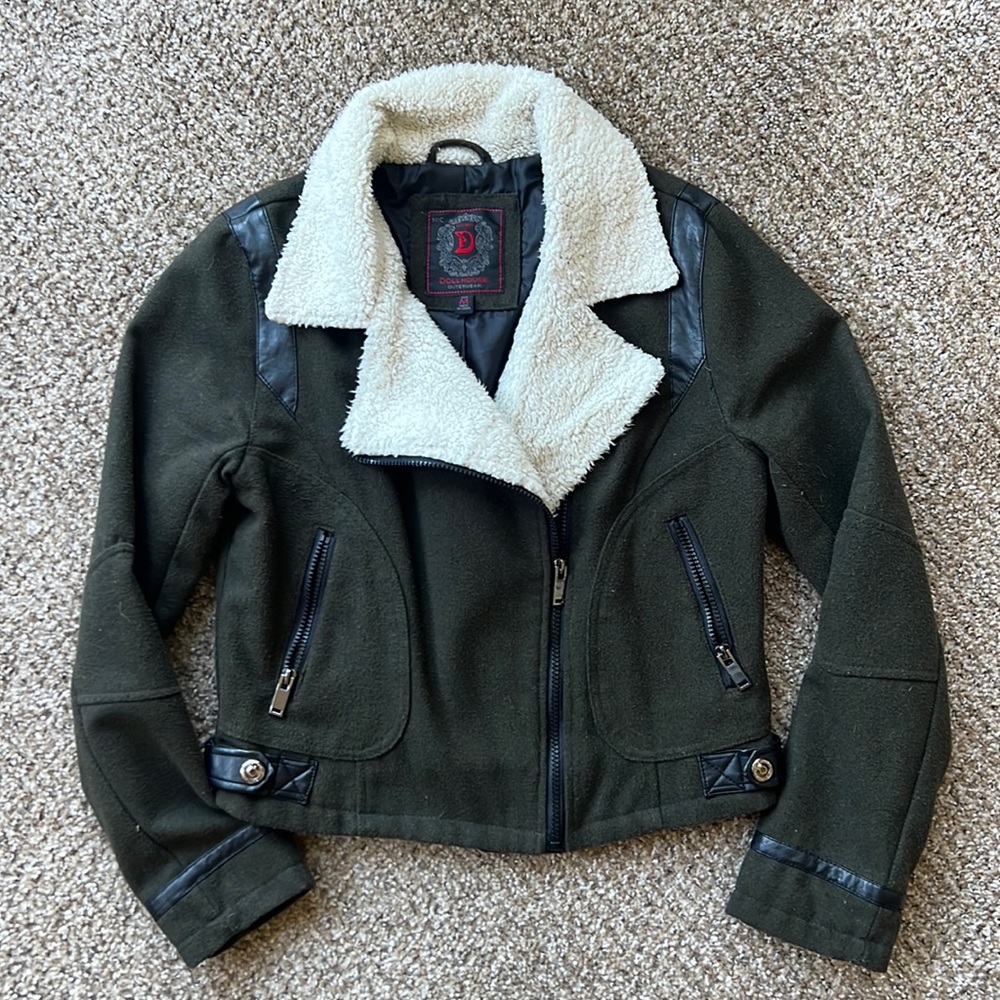 Green slightly crop jacket